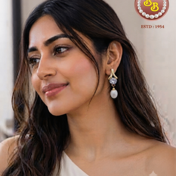 Classic Pearl Earring