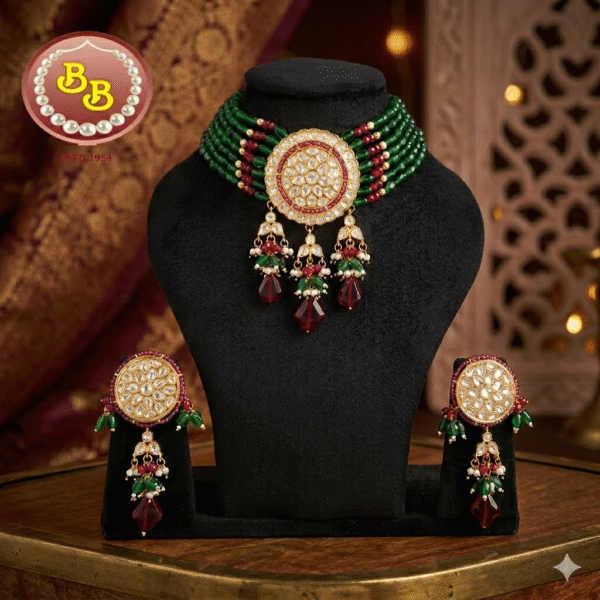 Adorable Choker With Kundan And Beads