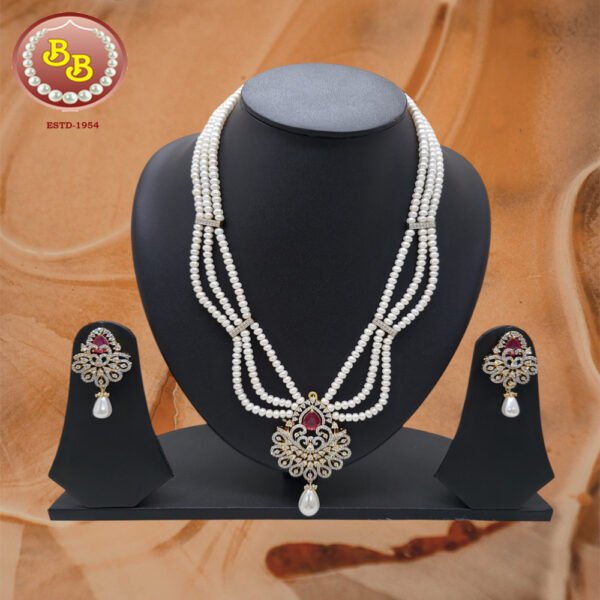 Butterfly Design Pearls Necklace With Beautiful Pendant Set