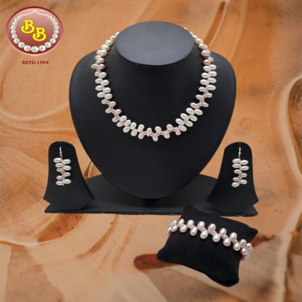 Elegant Natural Pearl Bracelet Set – Classic Handcrafted Pearl Jewellery