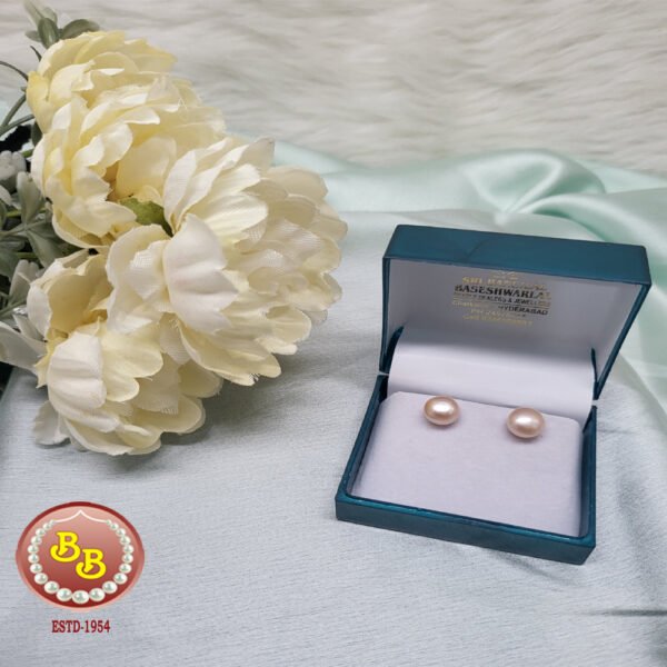Simple Pearl Studs