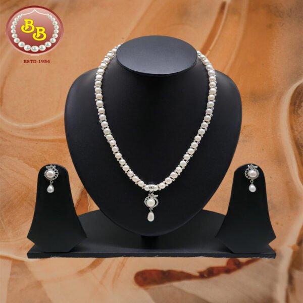 Adorable Pearls Locket Set