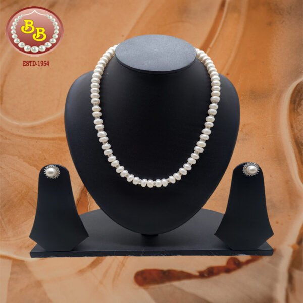 Simple And Shiny Pearls Set