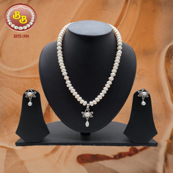 Pearls Mala With Beautiful Locket Set