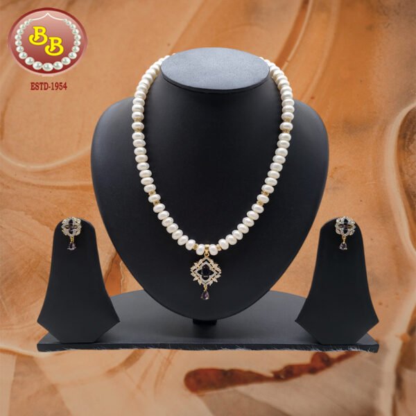 Adorable Pearls Locket Set