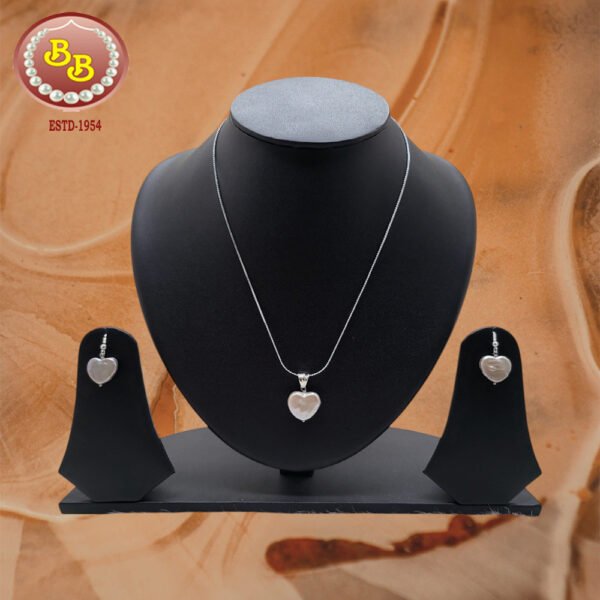 Heart Shape Pearls Locket Set