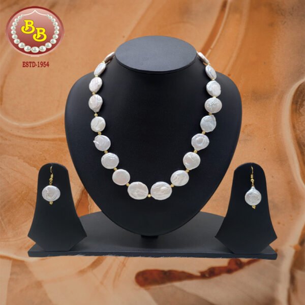 Coin Shape Pearls With Carving Golden Ball Set