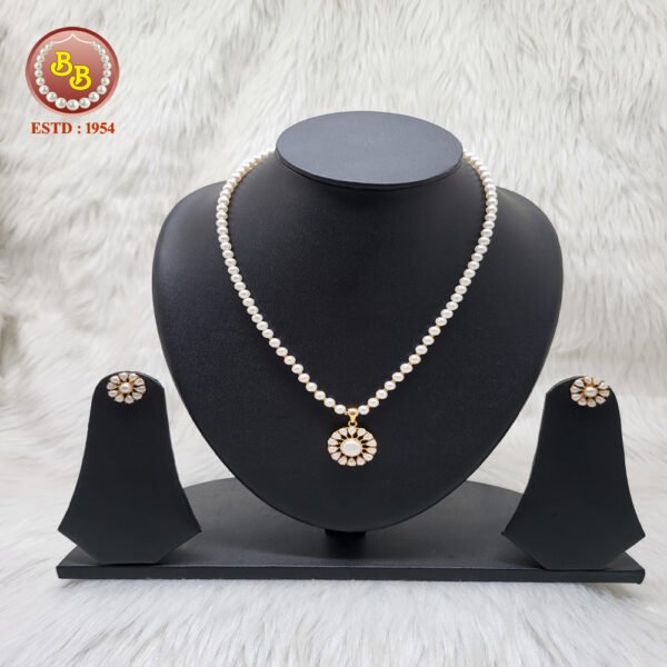 Best Pearls Shop in Charminar, Hyderabad. Buy Real Pearls Online. 2 SBP GPS