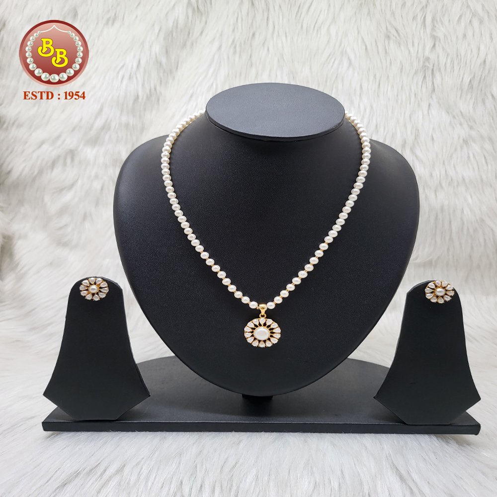 Gold Pearls Necklace 3 SBP GPS