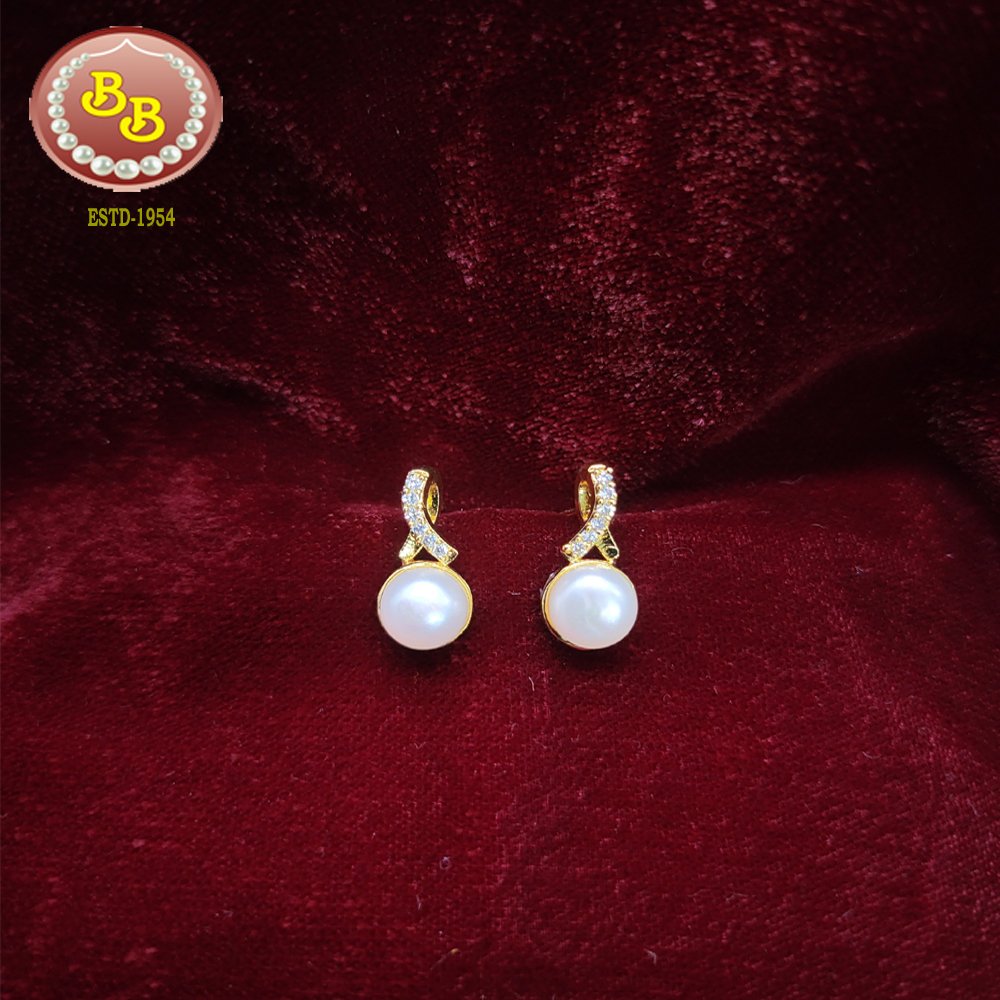 Pearls & CZ Stones Tops 1 Pearl and cubic zirconia stud earrings elegant design