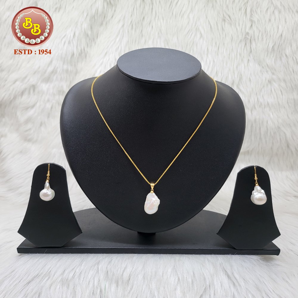 Gold Pearls Necklace 3 SBP GPS