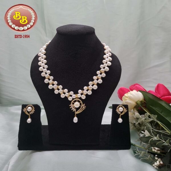Pearls Necklace With Designer Locket Set